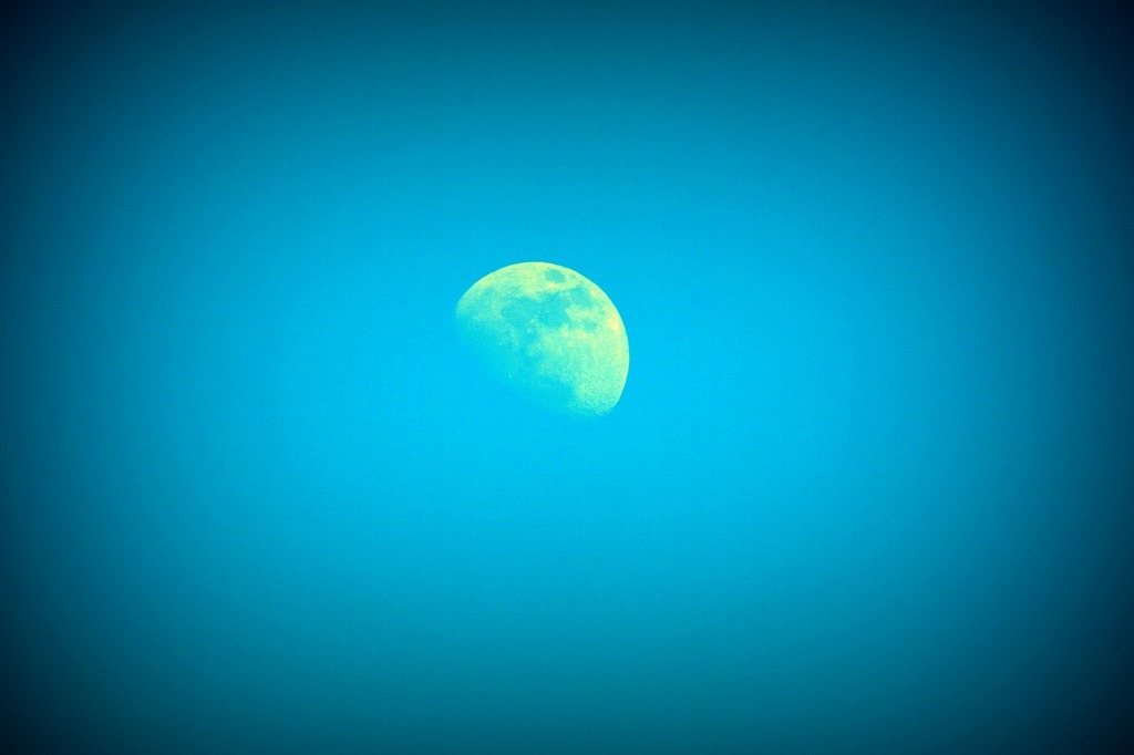 月.jpg